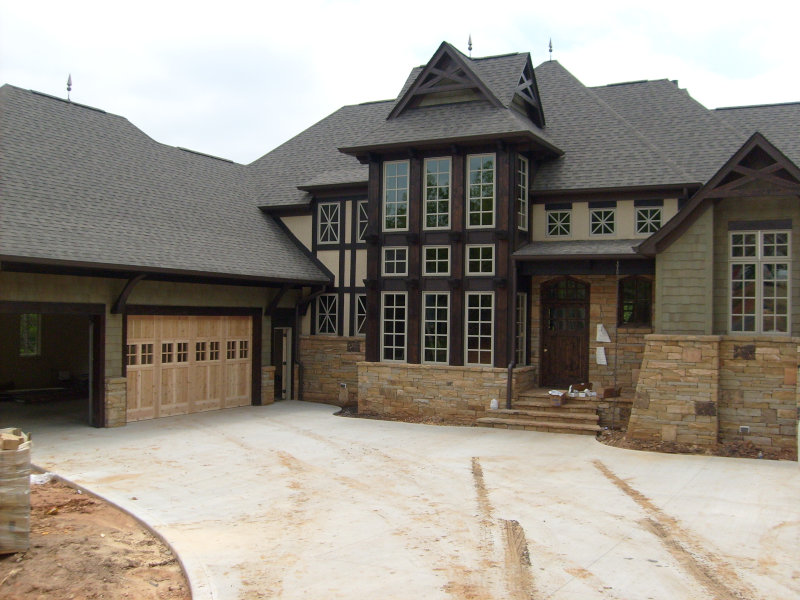 Residential Garage Doors in Mooresville, North Carolina
