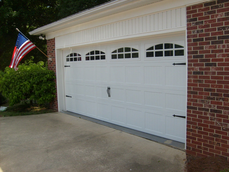 Residential Garage Doors in Mooresville, North Carolina