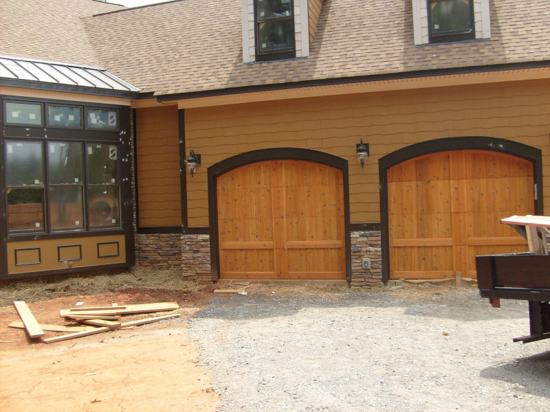 Residential Garage Doors in Mooresville, North Carolina